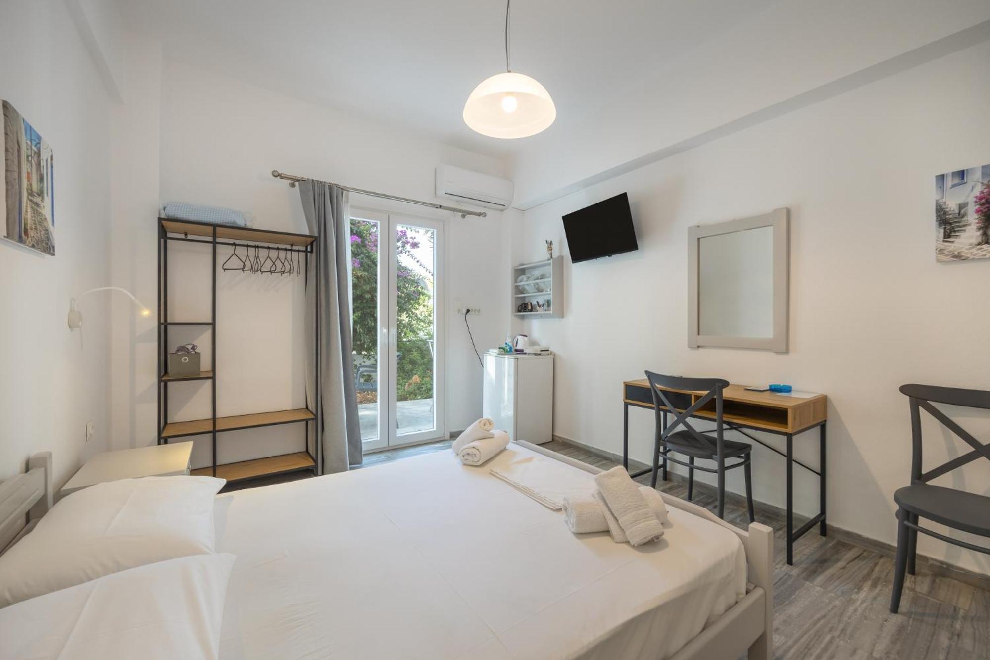 Pension Piertzovani Hotel Párosz Kültér fotó