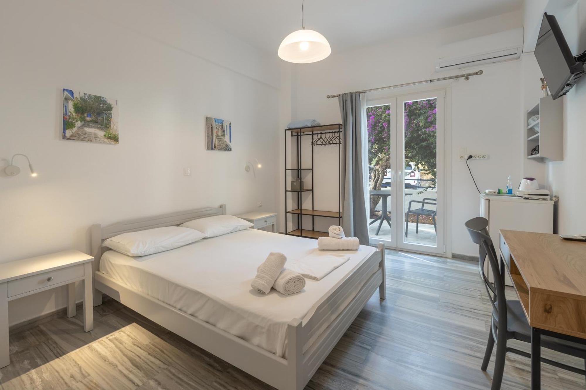 Pension Piertzovani Hotel Párosz Kültér fotó