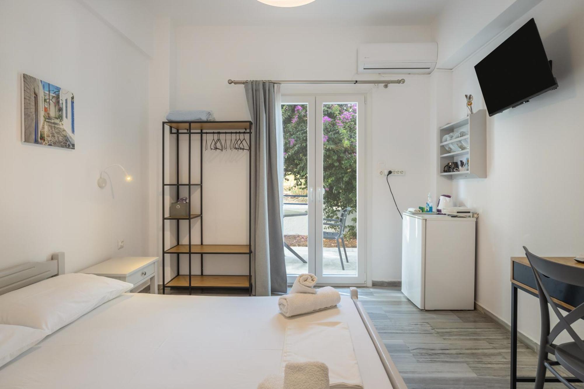 Pension Piertzovani Hotel Párosz Kültér fotó