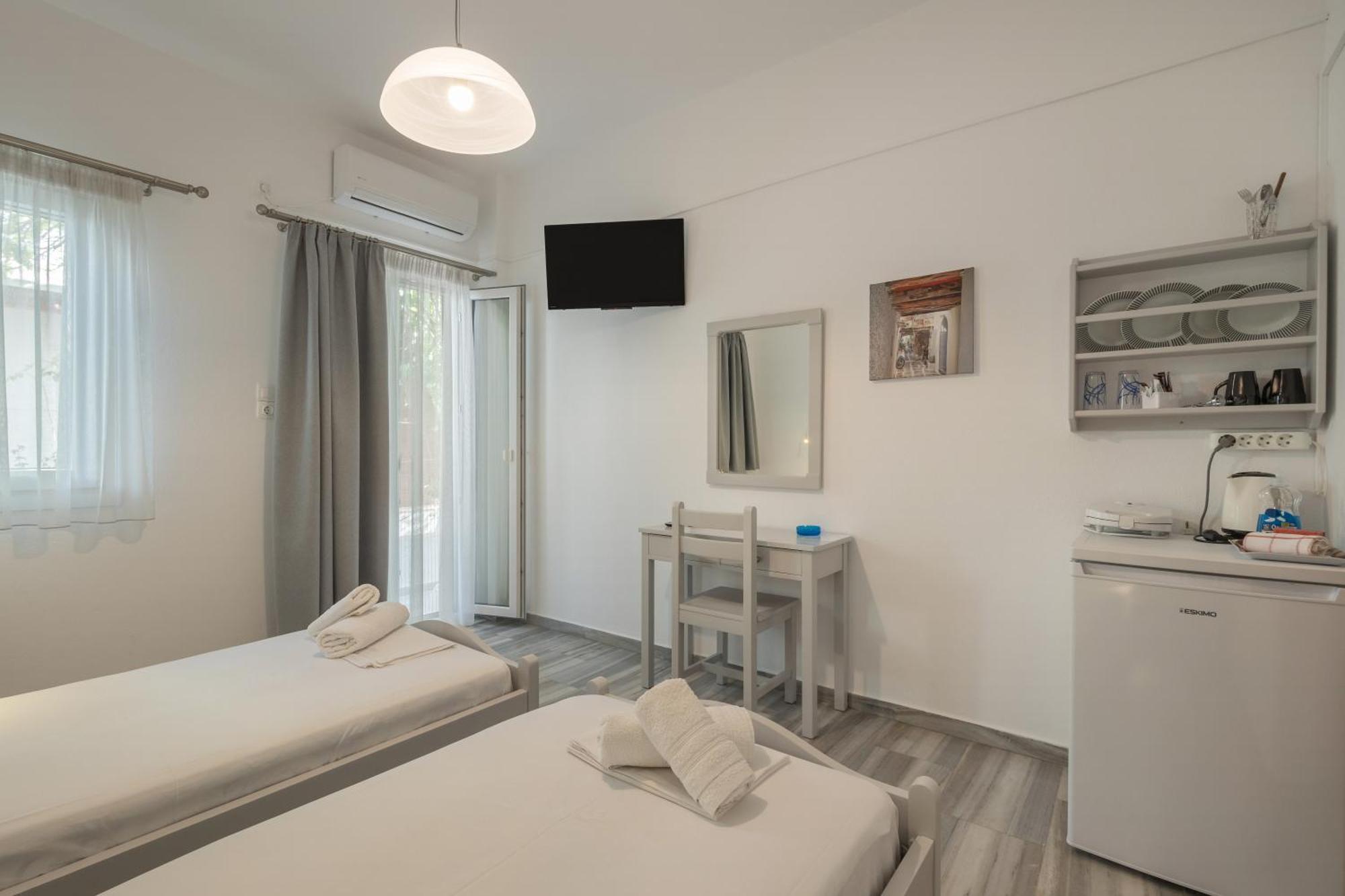 Pension Piertzovani Hotel Párosz Kültér fotó
