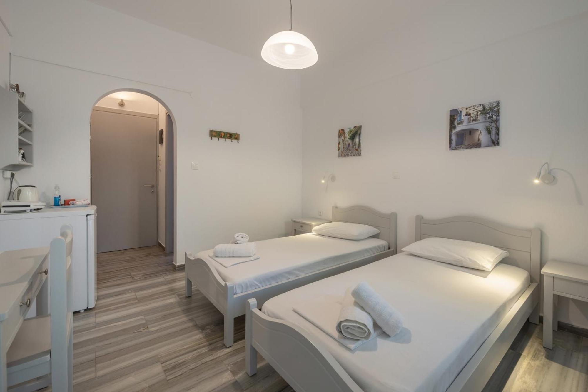 Pension Piertzovani Hotel Párosz Kültér fotó